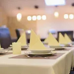 Hotel Oazis Wellness Panzio Szigetszentmiklos