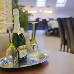 Hotell Oazis Wellness Panzio 3*