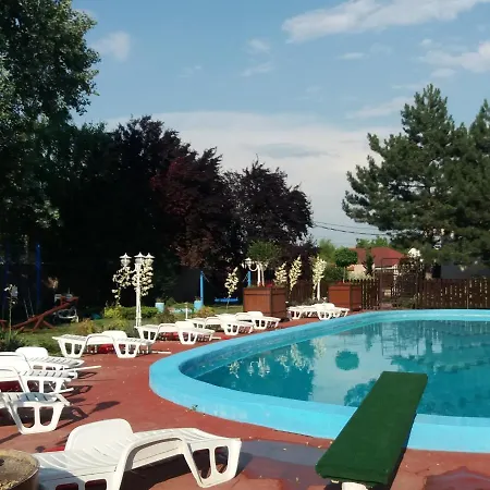 Hotel Oázis Wellness Panzio 3*