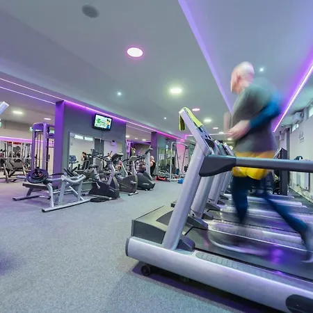 מלון Oazis Wellness Panzio Szigetszentmiklós
