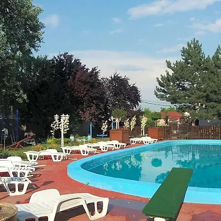 Oazis Wellness Panzio 3* Szigetszentmiklós