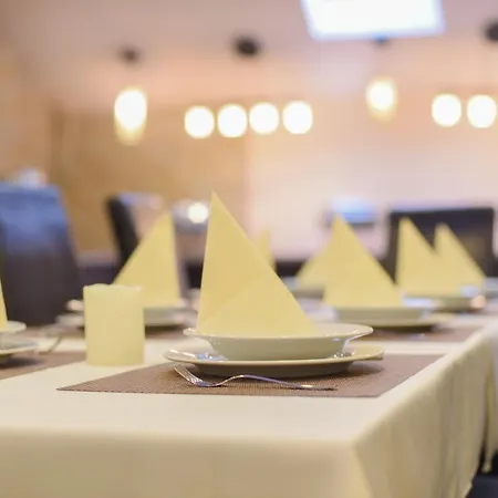 فندق Oazis Wellness Panzio Szigetszentmiklós