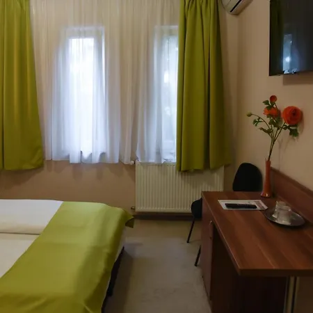 Oazis Wellness Panzio 3* Szigetszentmiklós