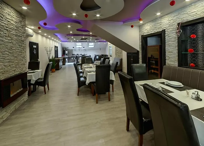Oazis Wellness Panzio מלון Szigetszentmiklós