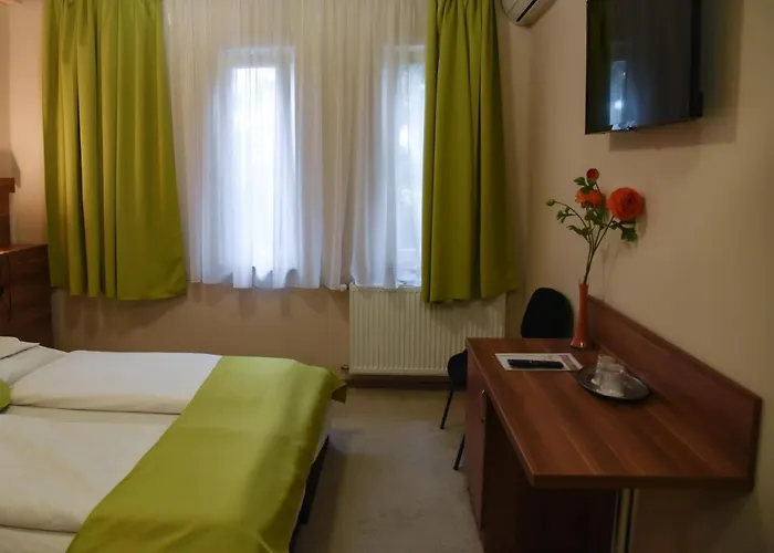 Oazis Wellness Panzio 3* Szigetszentmiklós